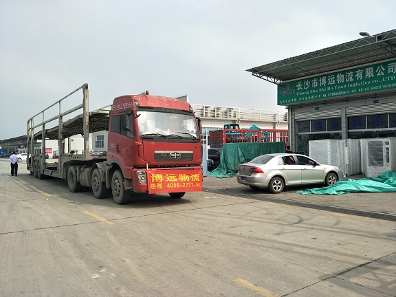 �Lɳ���½�˽��܇���\(y��n) �S��h�m�_(d��) �ȴ���SUV��܇��ȫֱ�_(d��)