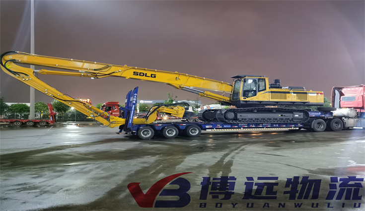 大型工程機(jī)械發(fā)往廣州參展 博遠(yuǎn)物流連夜裝車及時(shí)送到