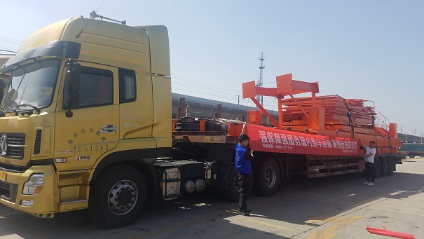 長株潭范圍內(nèi)找17.5米運(yùn)輸車隊(duì).jpg 長株潭范圍內(nèi)找17.5米運(yùn)輸車隊(duì).jpg