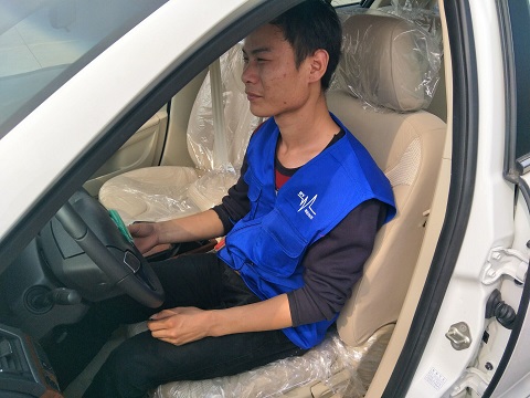 博遠(yuǎn)物流專業(yè)人員上門提車 方便快捷.jpg 博遠(yuǎn)物流專業(yè)人員上門提車 方便快捷.jpg