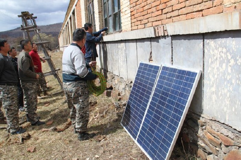 太陽能板搬遷.jpg 太陽能板搬遷.jpg